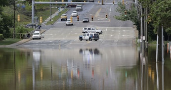 Hurricane help – recovery and rebuilding image